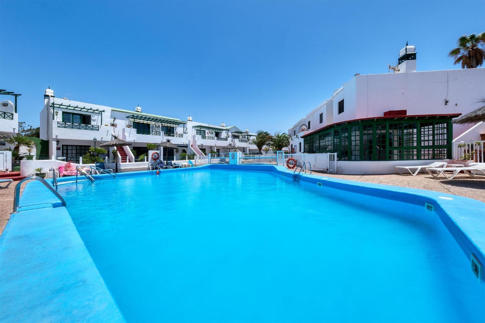 La Vela Azul -pool & Tennis - Free Ac &good Wifi- Smart Tv Ferienhaus